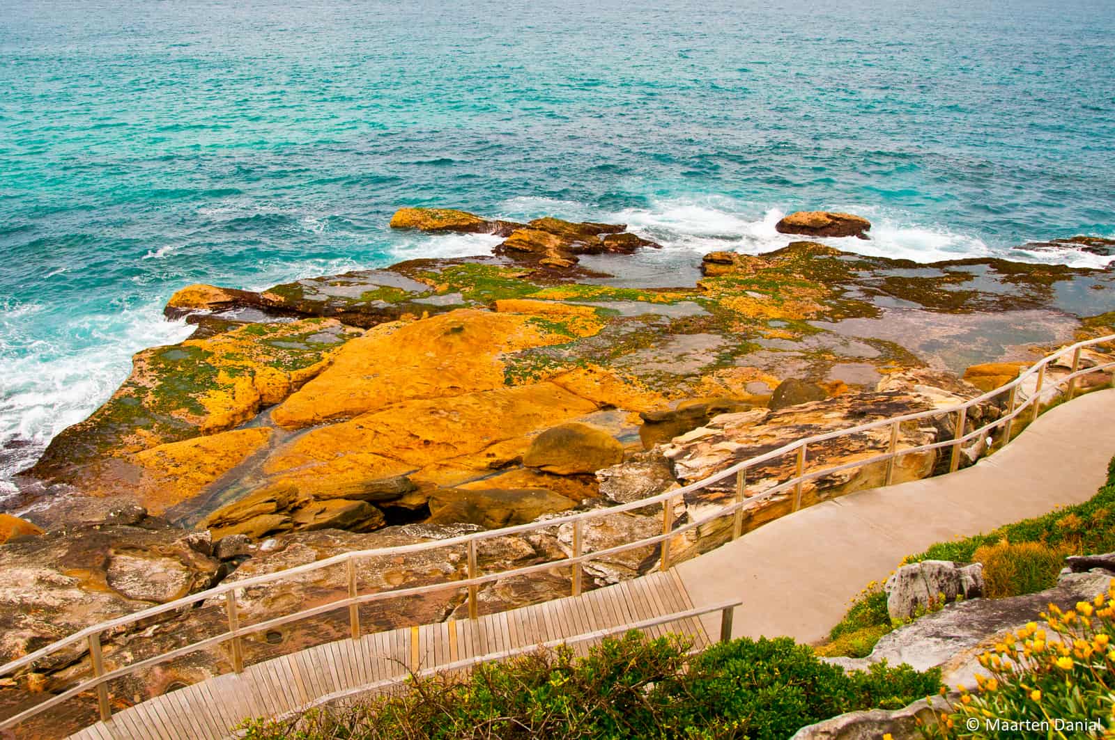 Cliffs over Bondi 